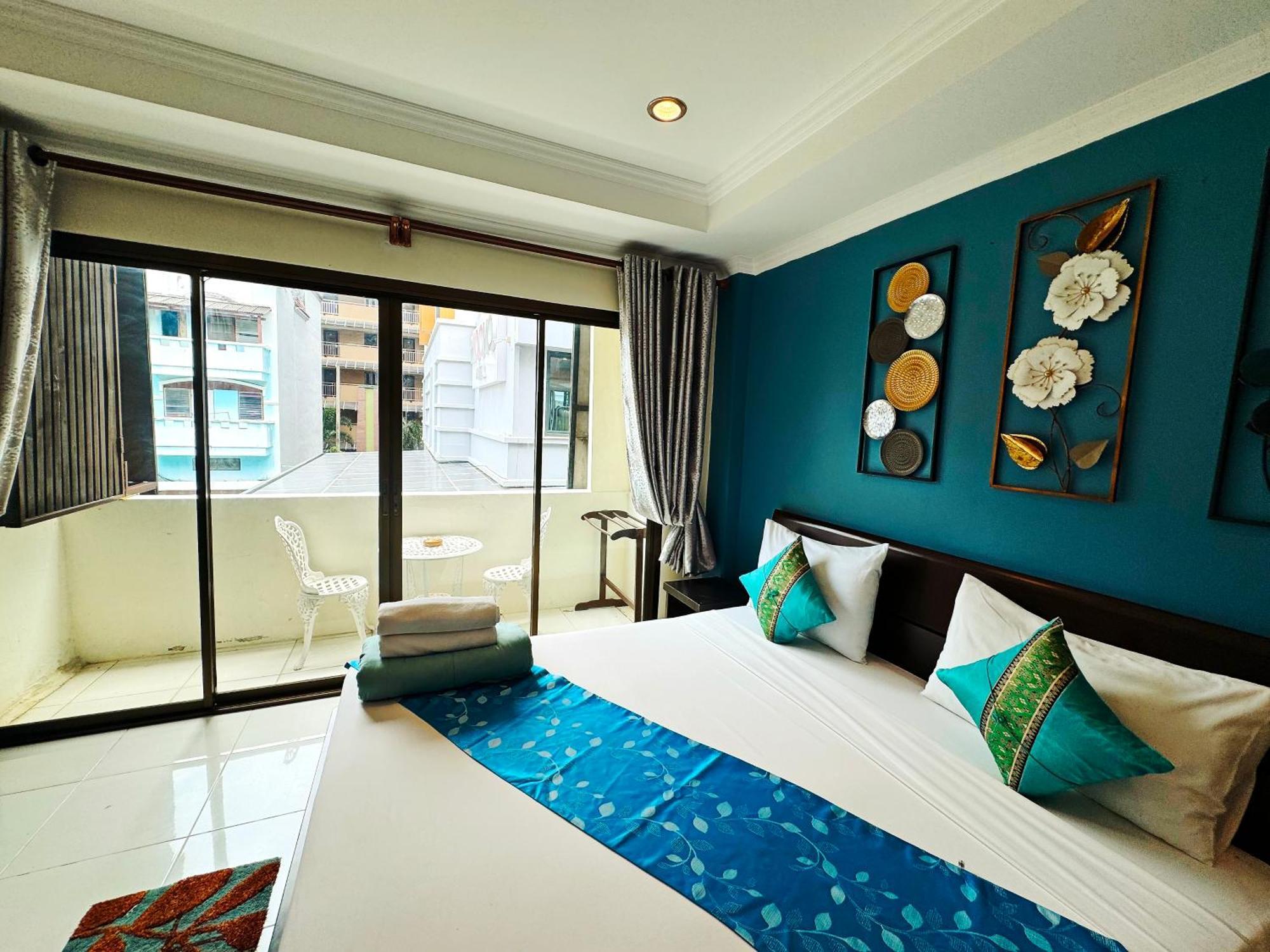 Hotel Sky Silk Decoration House Patong Exterior foto