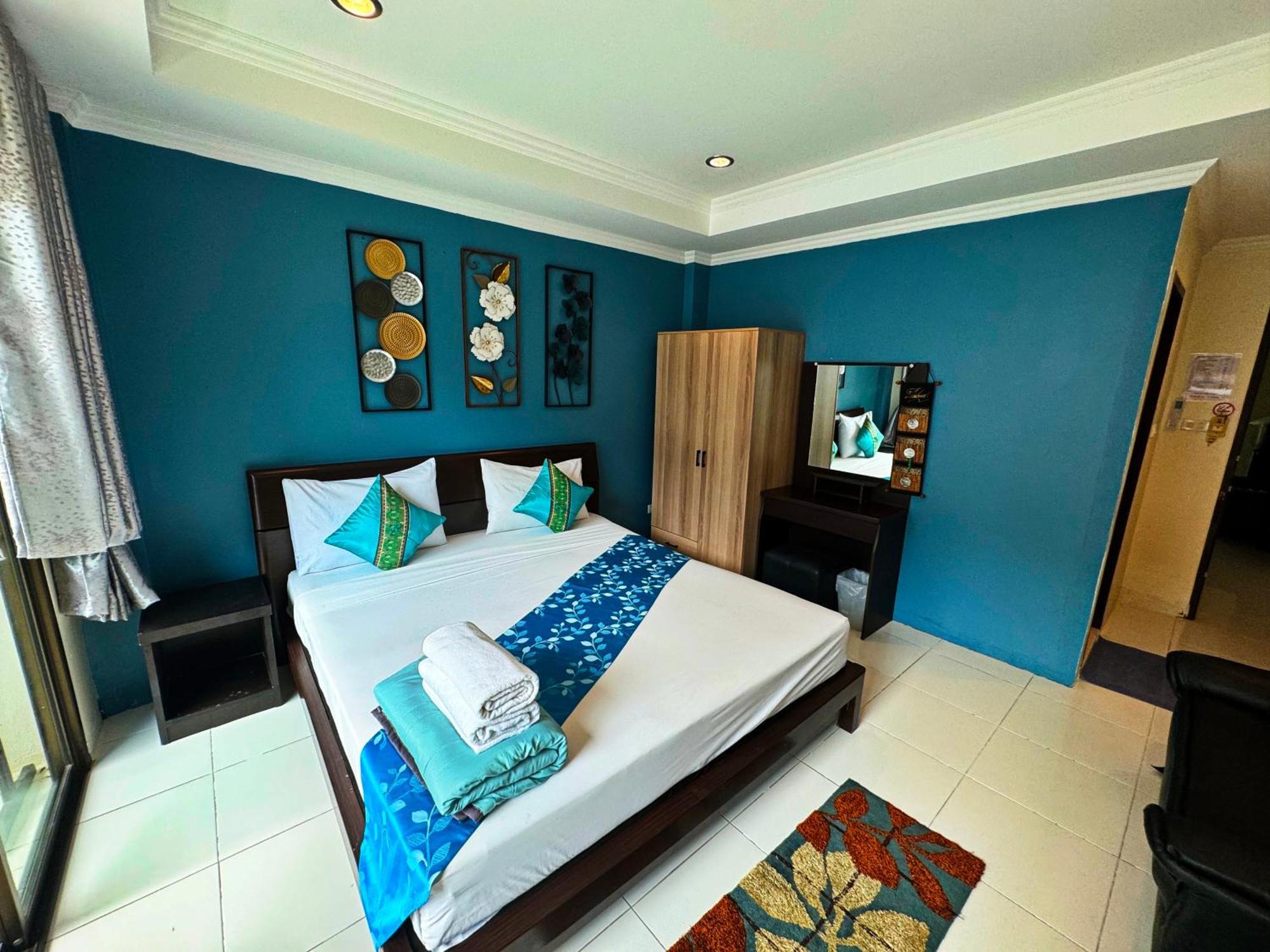 Hotel Sky Silk Decoration House Patong Exterior foto