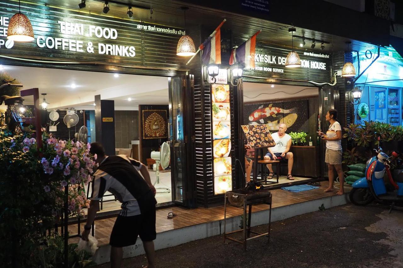 Hotel Sky Silk Decoration House Patong Exterior foto