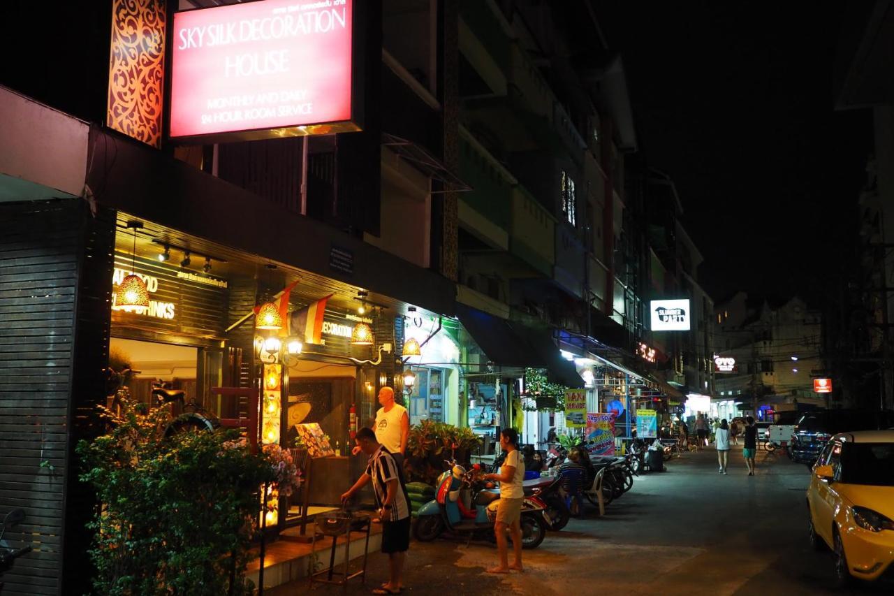 Hotel Sky Silk Decoration House Patong Exterior foto